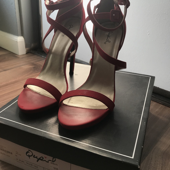 Qupid Red Strappy Heel (Size 10) - Picture 3 of 5